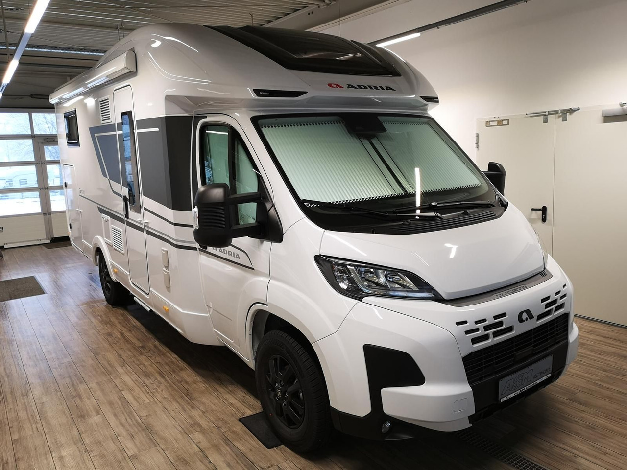 Adria Coral ALL-IN 650 DL*SOLAR*MARKISE*NAVI*SOFORT* - Pusiau integruotas kemperis: foto 3 Adria Coral ALL-IN 650 DL*SOLAR*MARKISE*NAVI*SOFORT* - Pusiau integruotas kemperis: foto 3