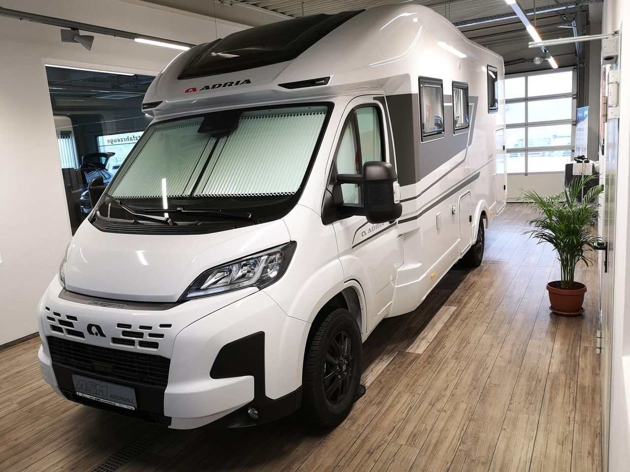 Adria Coral ALL-IN 650 DL*SOLAR*MARKISE*NAVI*SOFORT* - Pusiau integruotas kemperis: foto 2 Adria Coral ALL-IN 650 DL*SOLAR*MARKISE*NAVI*SOFORT* - Pusiau integruotas kemperis: foto 2