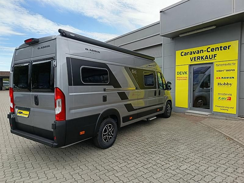 Adria Twin "60Y" 640 SGX 3,5 MAXI*JUBILEE*MARKISE*LED* - Mikroautobusas kemperis: foto 4 Adria Twin "60Y" 640 SGX 3,5 MAXI*JUBILEE*MARKISE*LED* - Mikroautobusas kemperis: foto 4