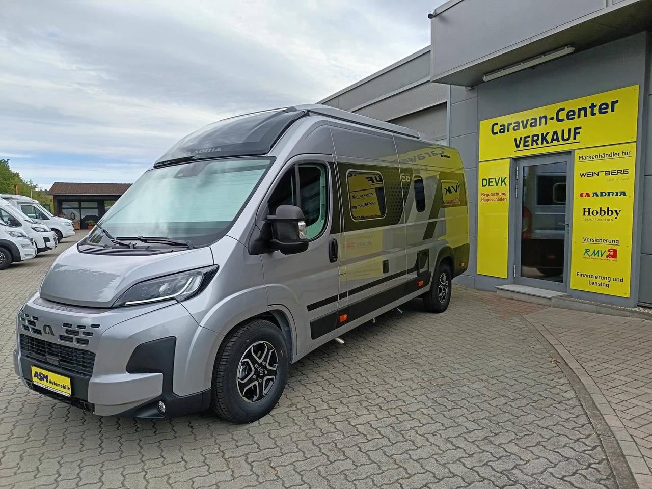 Adria Twin "60Y" 640 SGX 4,25MAXI*JUBILEE*AUFSTELLDACH - Mikroautobusas kemperis: foto 3 Adria Twin "60Y" 640 SGX 4,25MAXI*JUBILEE*AUFSTELLDACH - Mikroautobusas kemperis: foto 3