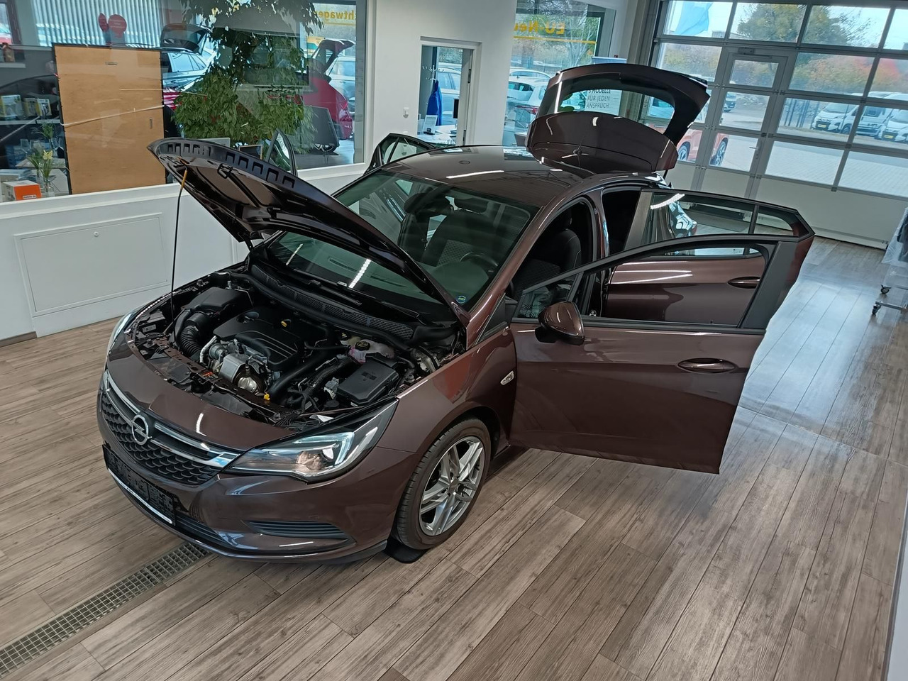 Opel Astra K Lim. 1,0 TURBO 77 kW*TEMP*KLIMA*PDC*SHZ* - Sedanas: foto 2 Opel Astra K Lim. 1,0 TURBO 77 kW*TEMP*KLIMA*PDC*SHZ* - Sedanas: foto 2