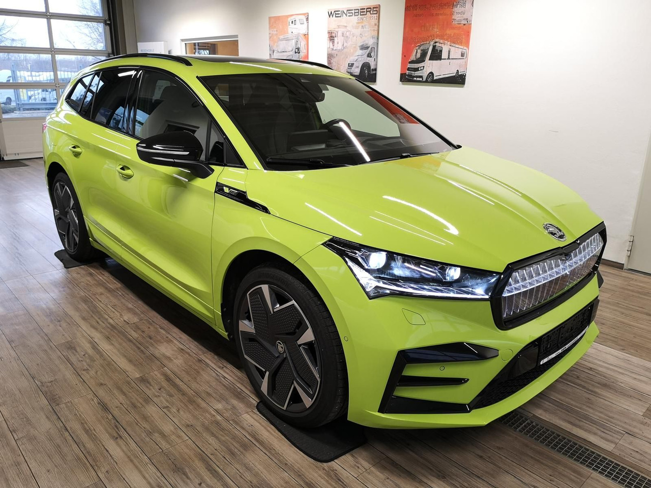 Skoda Enyaq iV RS 220 kW*PSD*AHK*virt.Pedal*360°Kamera - Visureigis: foto 3 Skoda Enyaq iV RS 220 kW*PSD*AHK*virt.Pedal*360°Kamera - Visureigis: foto 3