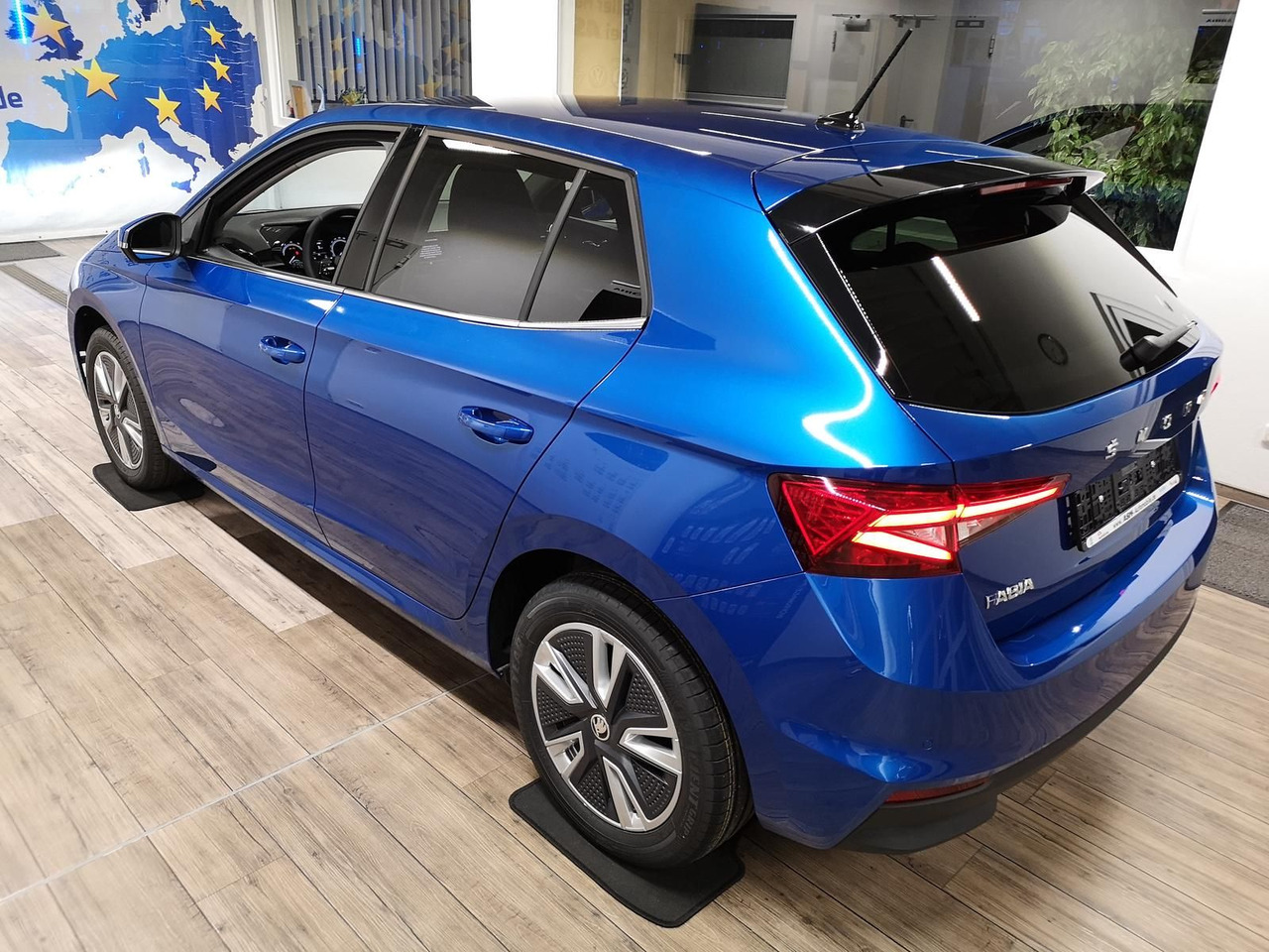 Skoda Fabia Style 1,0TSI 81 kW+R-KAM+2xPDC+LED+DAB+SHZ - Sedanas: foto 3 Skoda Fabia Style 1,0TSI 81 kW+R-KAM+2xPDC+LED+DAB+SHZ - Sedanas: foto 3