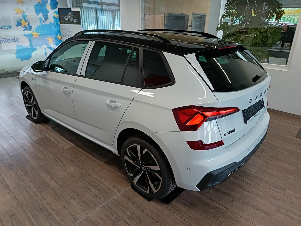 Skoda Kamiq Monte Carlo 1,5 TSI DSG*AHK*PANO*LED*ACC* - Visureigis: foto 4 Skoda Kamiq Monte Carlo 1,5 TSI DSG*AHK*PANO*LED*ACC* - Visureigis: foto 4