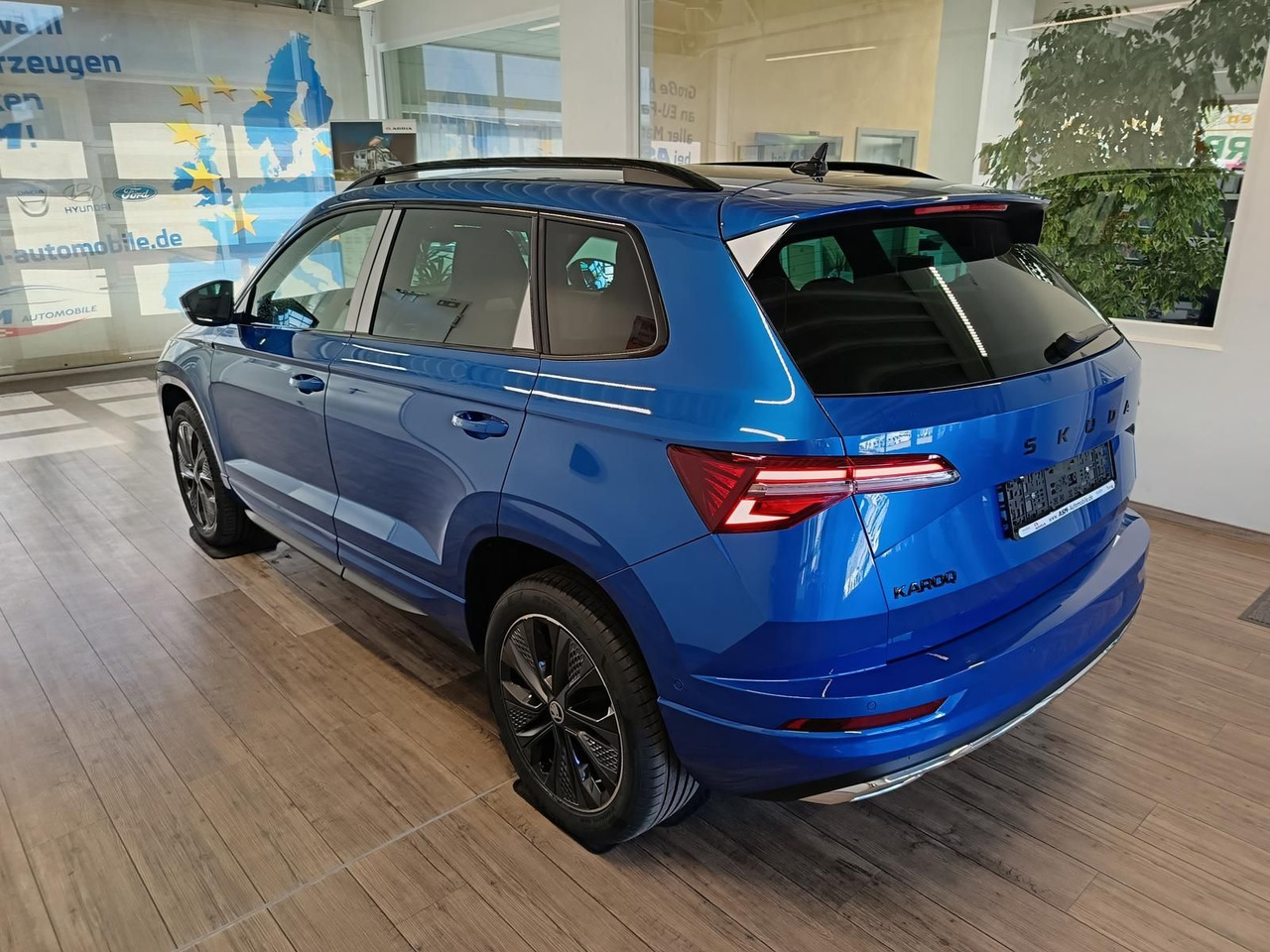 Skoda Karoq Sportline 1,5TSI DSG*AHK*360°*5J.GARANTIE* - Visureigis: foto 4 Skoda Karoq Sportline 1,5TSI DSG*AHK*360°*5J.GARANTIE* - Visureigis: foto 4