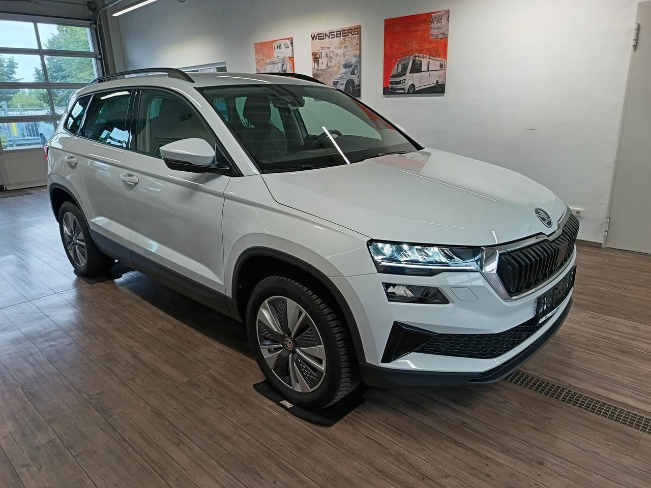 Skoda Karoq Style 1,5TSI DSG*AHK-VORBER*NAVI*LED*R-KAM - Visureigis: foto 3 Skoda Karoq Style 1,5TSI DSG*AHK-VORBER*NAVI*LED*R-KAM - Visureigis: foto 3