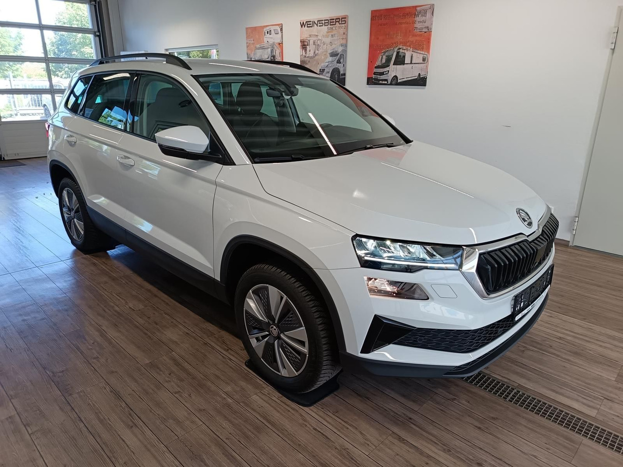 Skoda Karoq Style 1,5TSI DSG*AHK-VORBER*NAVI*LED*R-KAM - Visureigis: foto 3 Skoda Karoq Style 1,5TSI DSG*AHK-VORBER*NAVI*LED*R-KAM - Visureigis: foto 3