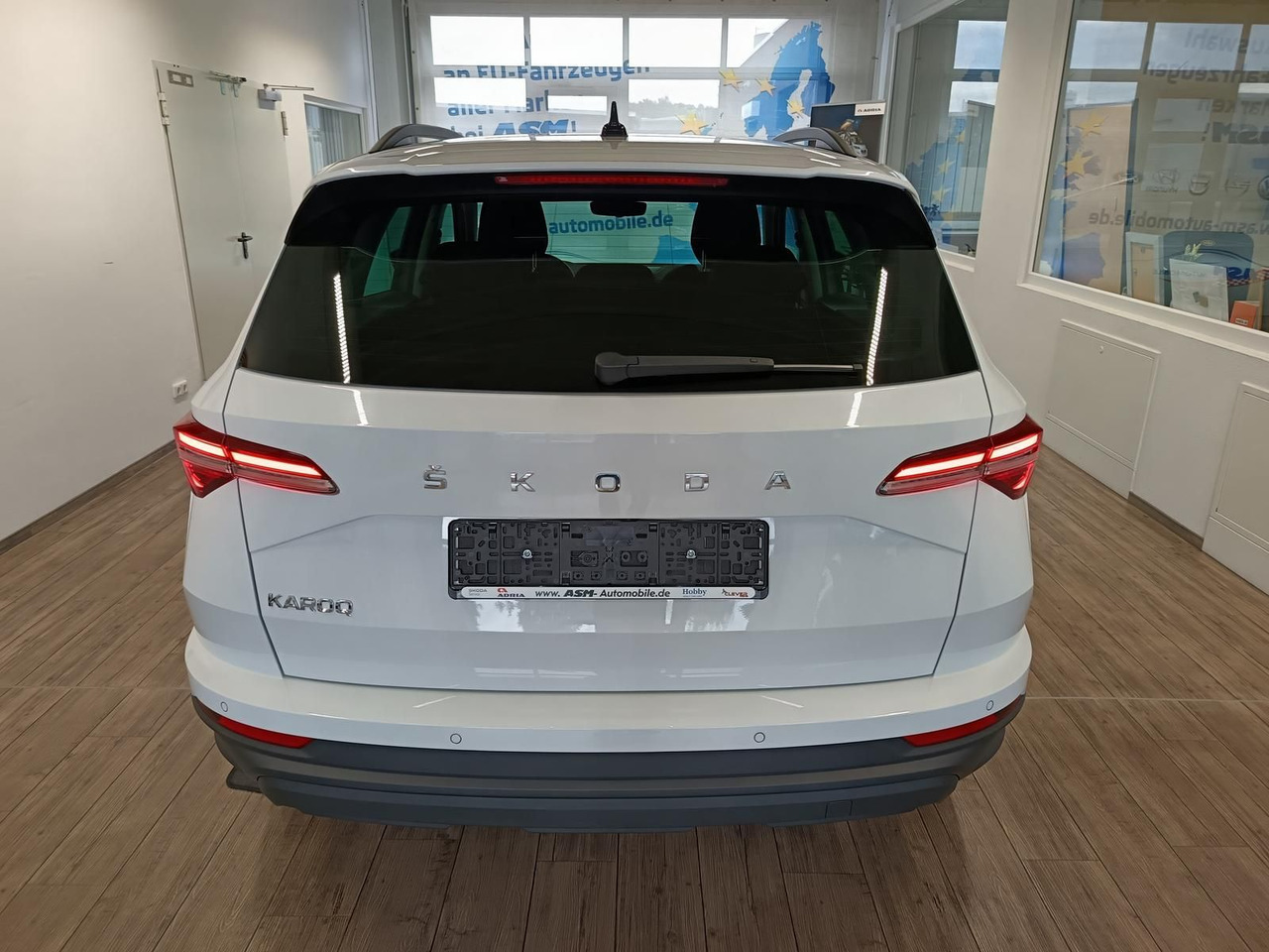 Skoda Karoq Style 1,5TSI DSG*AHK-VORBER*NAVI*LED*R-KAM - Visureigis: foto 5 Skoda Karoq Style 1,5TSI DSG*AHK-VORBER*NAVI*LED*R-KAM - Visureigis: foto 5