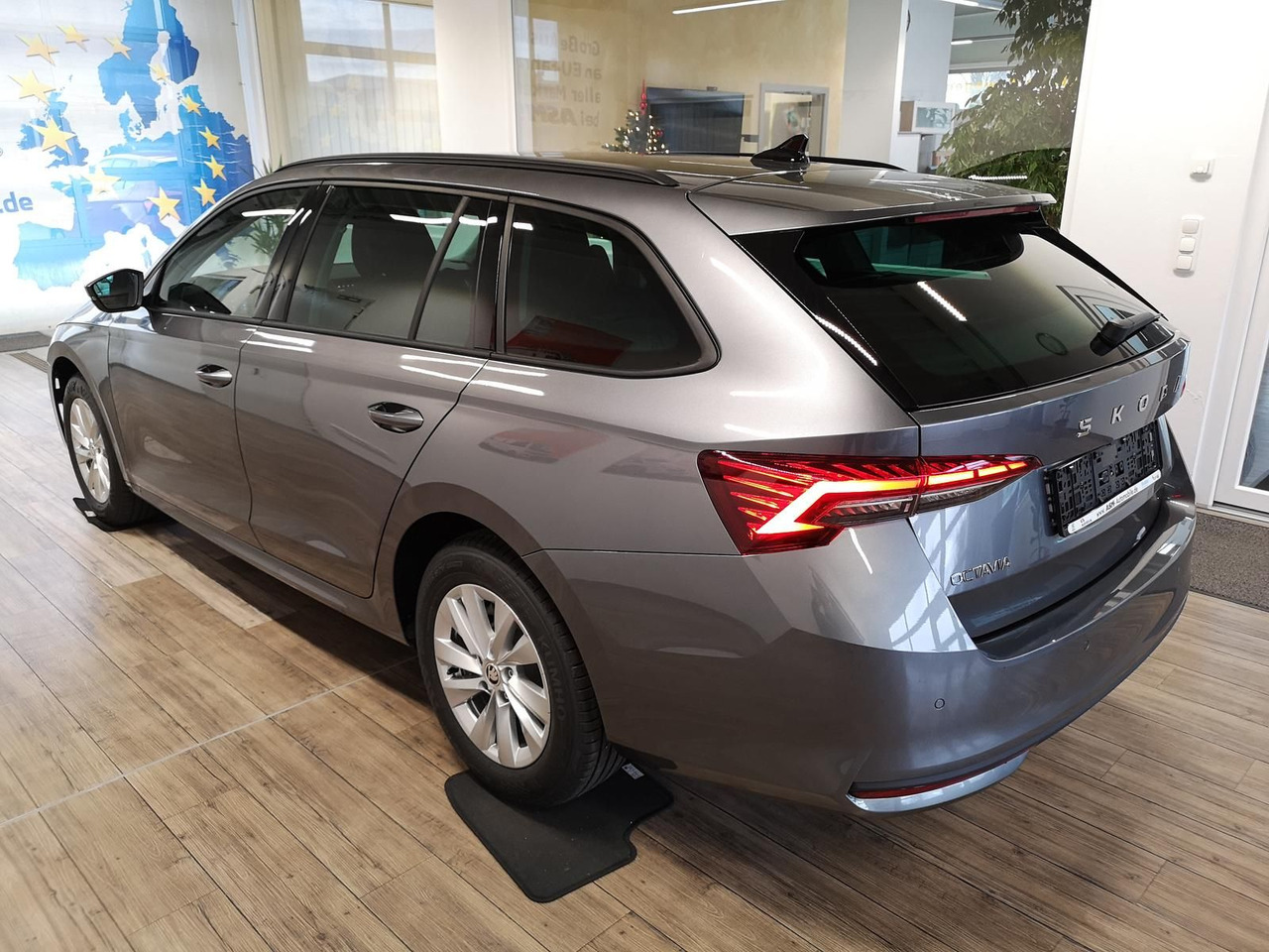 Skoda Octavia Combi Selection DSG*R-KAM*LED*DAB*2xPDC* - Lengvasis automobilis: foto 3 Skoda Octavia Combi Selection DSG*R-KAM*LED*DAB*2xPDC* - Lengvasis automobilis: foto 3