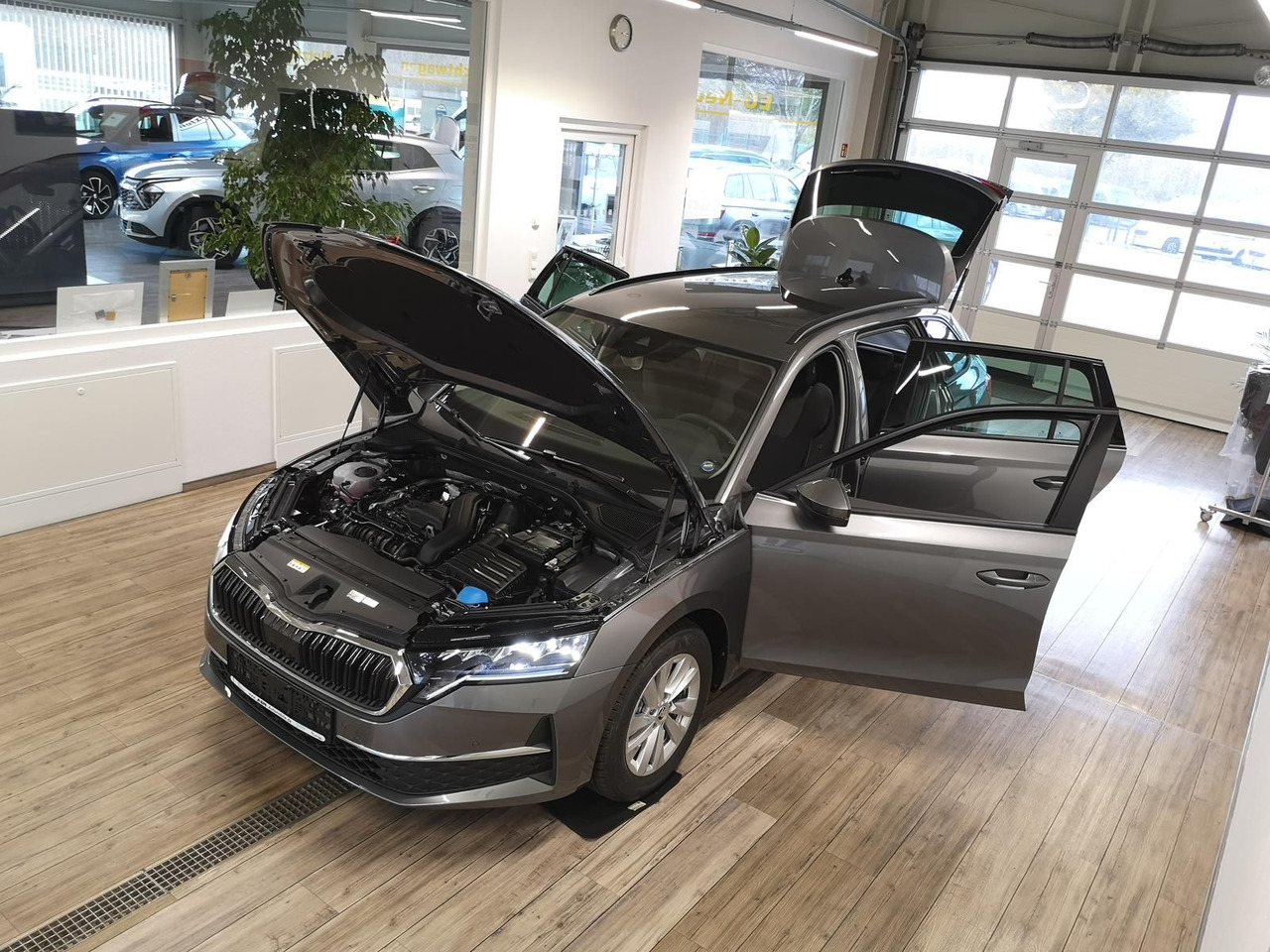 Skoda Octavia Combi Selection DSG*R-KAM*LED*DAB*2xPDC* - Lengvasis automobilis: foto 5 Skoda Octavia Combi Selection DSG*R-KAM*LED*DAB*2xPDC* - Lengvasis automobilis: foto 5