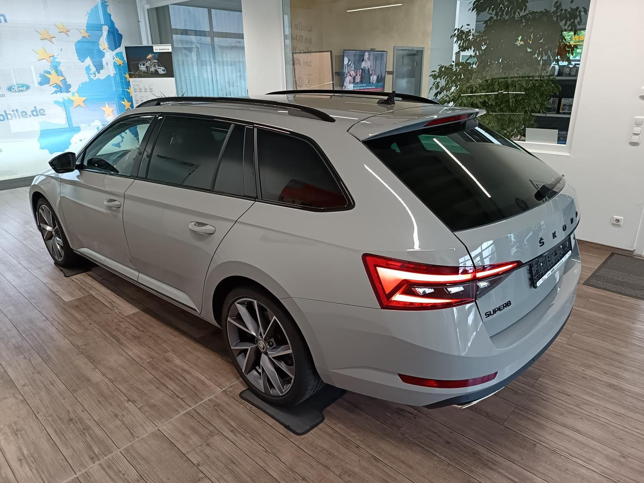 Skoda Superb Combi Sportline 2.0TSI DSG4x4*AHK*DCC*ACC - Lengvasis automobilis: foto 4 Skoda Superb Combi Sportline 2.0TSI DSG4x4*AHK*DCC*ACC - Lengvasis automobilis: foto 4