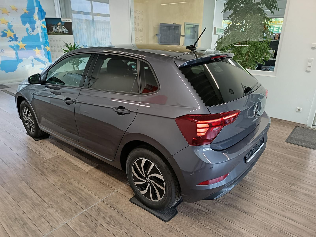 Volkswagen Polo Life 1.0 TSI 70kW DSG*LED*ACC*R-KAM*DAB*PDC - Lengvasis automobilis: foto 4 Volkswagen Polo Life 1.0 TSI 70kW DSG*LED*ACC*R-KAM*DAB*PDC - Lengvasis automobilis: foto 4