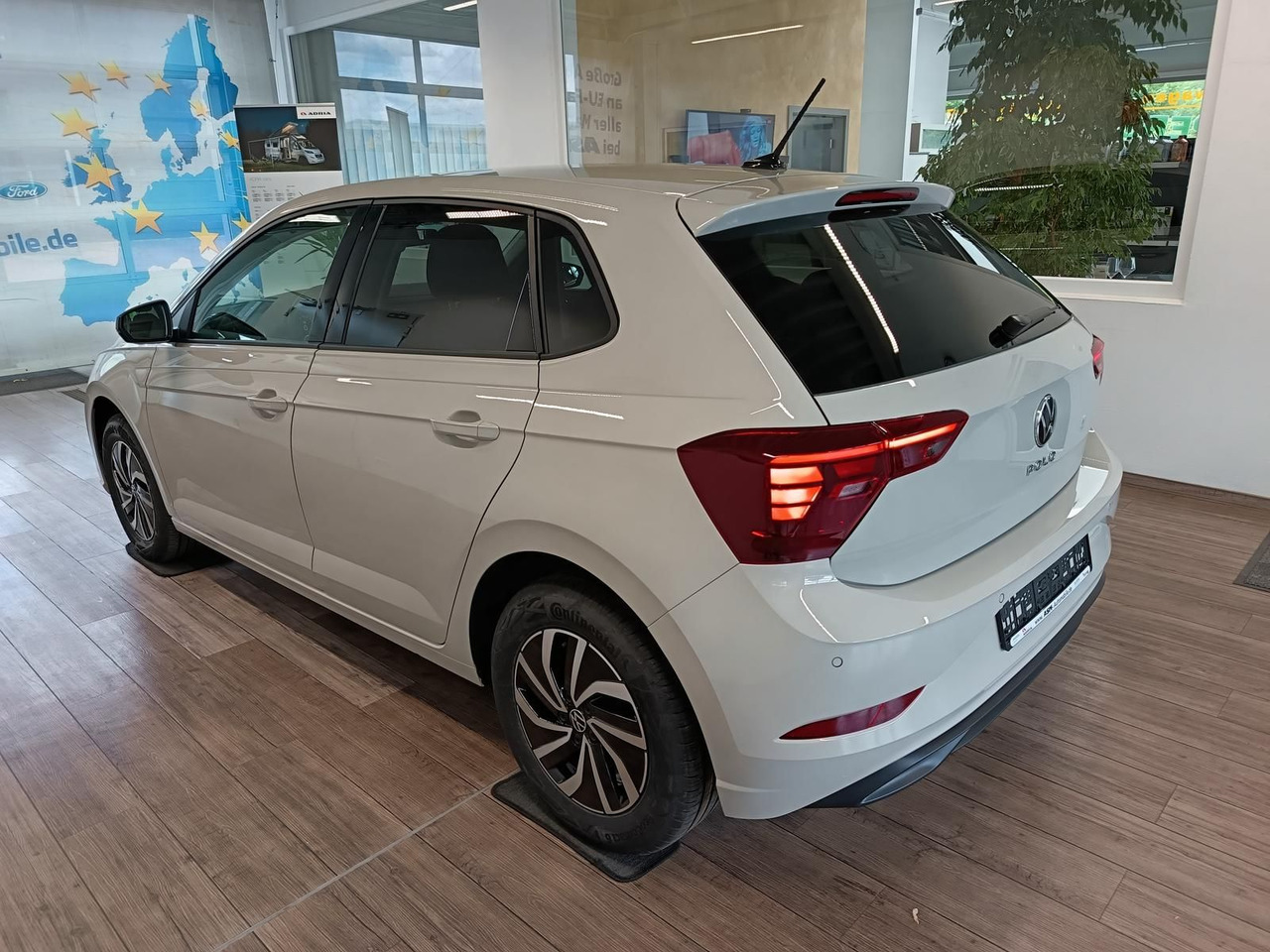 Volkswagen Polo Life 1.0 TSI 70kW DSG*LED*ACC*R-KAM*DAB*PDC - Lengvasis automobilis: foto 4 Volkswagen Polo Life 1.0 TSI 70kW DSG*LED*ACC*R-KAM*DAB*PDC - Lengvasis automobilis: foto 4
