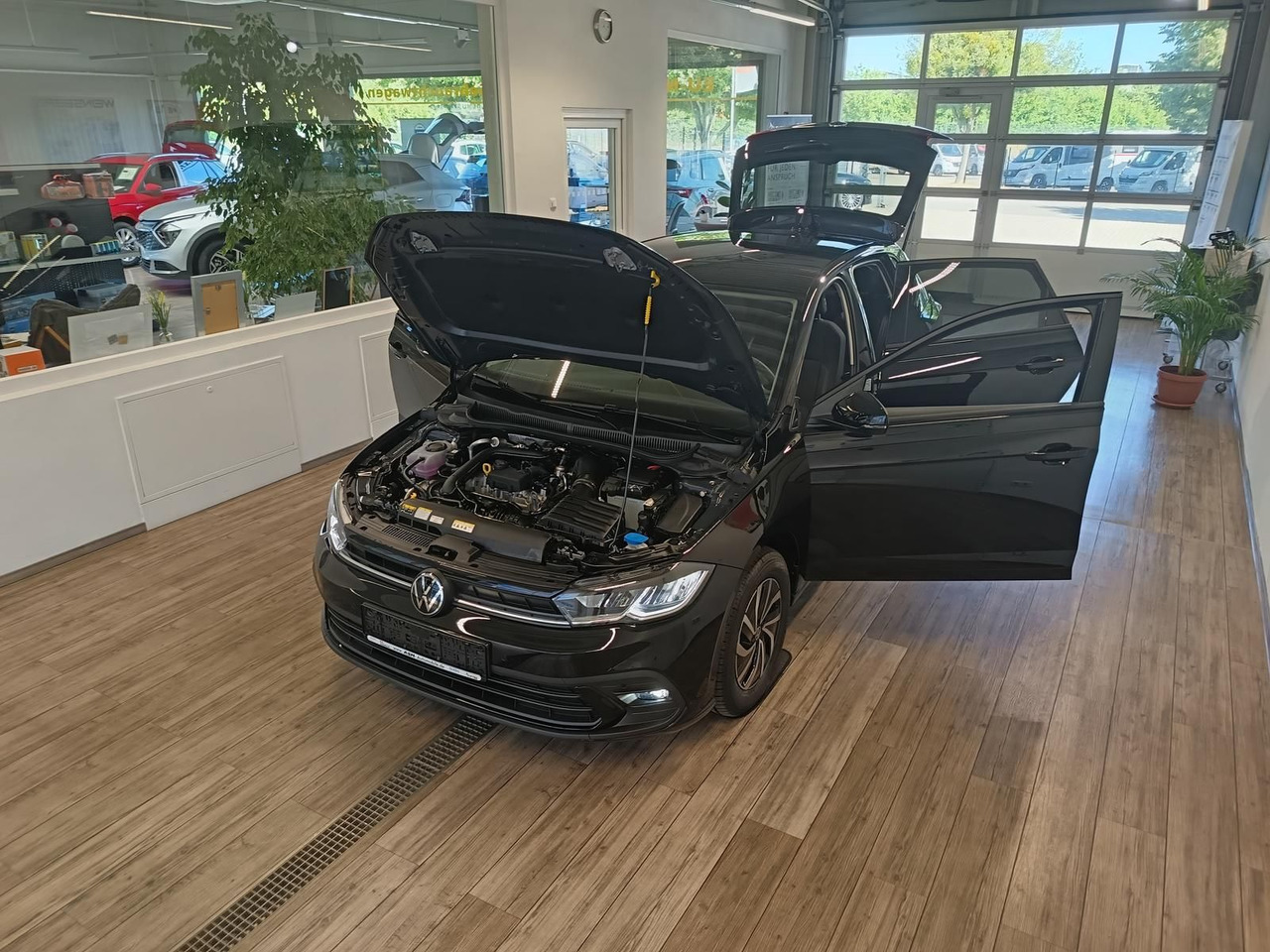 Volkswagen Polo Life 1.0 TSI 70kW DSG*LED*ACC*R-KAM*DAB*PDC - Lengvasis automobilis: foto 2 Volkswagen Polo Life 1.0 TSI 70kW DSG*LED*ACC*R-KAM*DAB*PDC - Lengvasis automobilis: foto 2
