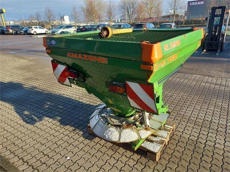 Amazone E+S 750 - Smėlio/ Druskos barstytuvas - Komunalinė/ Specializuota technika: foto 4 Amazone E+S 750 - Smėlio/ Druskos barstytuvas - Komunalinė/ Specializuota technika: foto 4