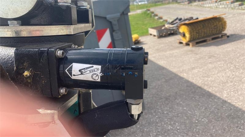 Greentec Scorpion 430-4 PLUS Hybrid bagmonteret højre - Žolės smulkintuvas/ Mulčeris: foto 4 Greentec Scorpion 430-4 PLUS Hybrid bagmonteret højre - Žolės smulkintuvas/ Mulčeris: foto 4