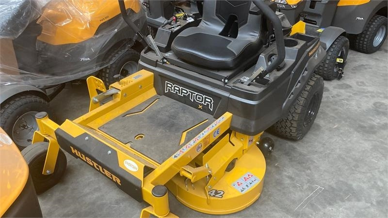 Hustler Raptor X 42 - Vejapjovė: foto 1 Hustler Raptor X 42 - Vejapjovė: foto 1