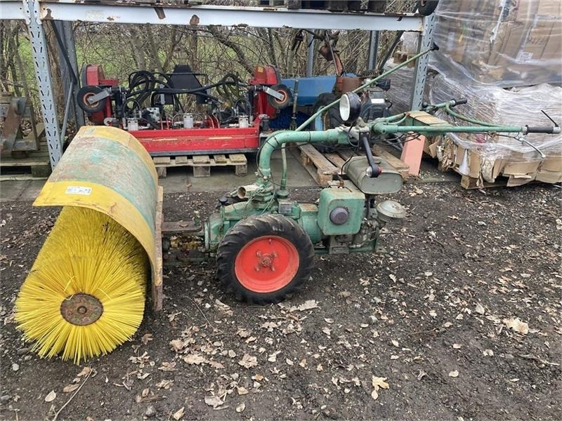 Irus U1200 med 120 cm fejemaskine - Grindų šlavimo mašina: foto 1 Irus U1200 med 120 cm fejemaskine - Grindų šlavimo mašina: foto 1