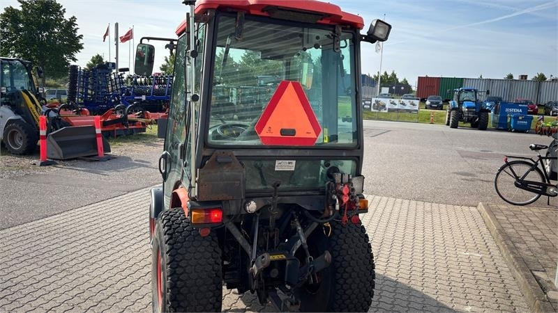 Kubota B2530 HST B2530 - Komunalinis traktorius: foto 2 Kubota B2530 HST B2530 - Komunalinis traktorius: foto 2