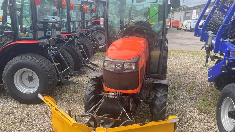 Kubota STW37 Kun 1144 timer STW37 - Komunalinis traktorius: foto 3 Kubota STW37 Kun 1144 timer STW37 - Komunalinis traktorius: foto 3
