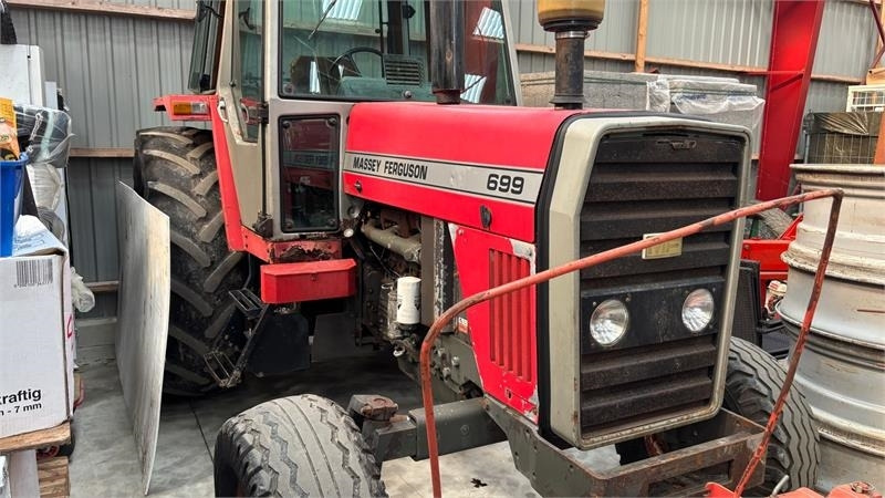 Massey Ferguson 699 - Traktorius: foto 1 Massey Ferguson 699 - Traktorius: foto 1