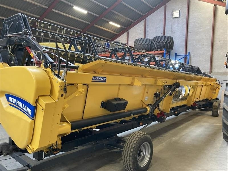 New Holland 35” Varifeed - Įranga už kombainai: foto 2 New Holland 35” Varifeed - Įranga už kombainai: foto 2