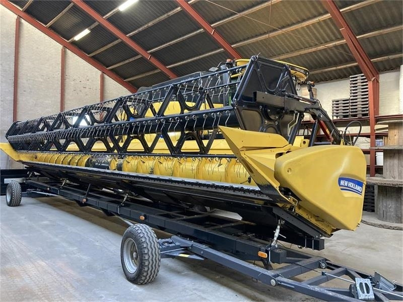 New Holland 35” Varifeed - Įranga už kombainai: foto 1 New Holland 35” Varifeed - Įranga už kombainai: foto 1