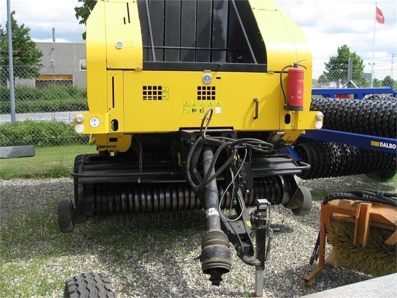 New Holland BR7070 med SUPER FEED - Ruloninis presas: foto 2 New Holland BR7070 med SUPER FEED - Ruloninis presas: foto 2