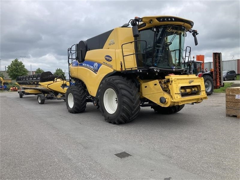 New Holland CR9.90 Med 35 fods Varifeed mm - Derliaus nuėmimo kombainas: foto 2 New Holland CR9.90 Med 35 fods Varifeed mm - Derliaus nuėmimo kombainas: foto 2