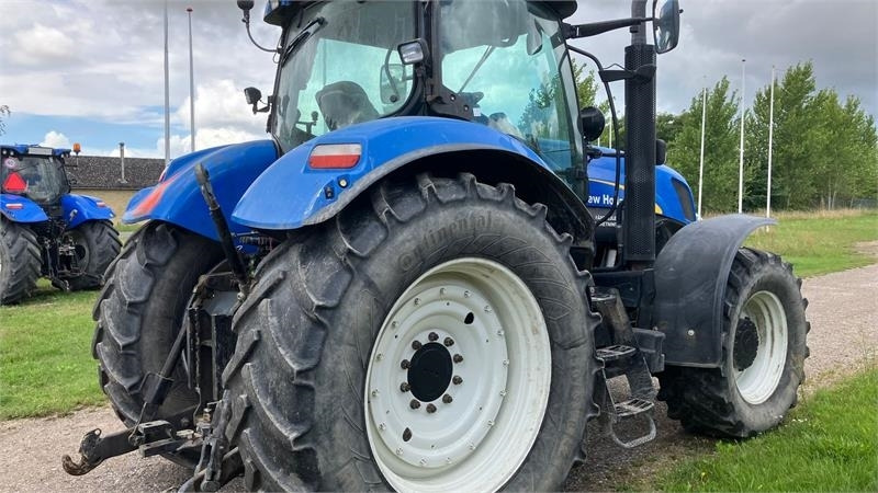 New Holland T7030 - Traktorius: foto 5 New Holland T7030 - Traktorius: foto 5