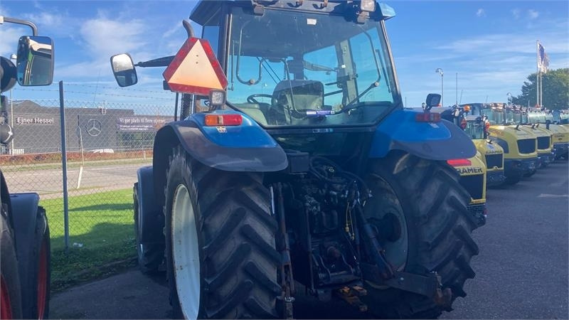 New Holland TS115 - Traktorius: foto 3 New Holland TS115 - Traktorius: foto 3