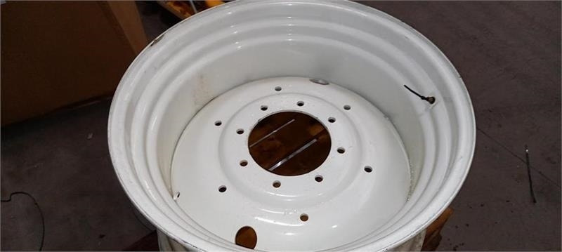 Titan Svejste fælge............ 15x30 - Padanga - Žemės ūkio technika: foto 2 Titan Svejste fælge............ 15x30 - Padanga - Žemės ūkio technika: foto 2