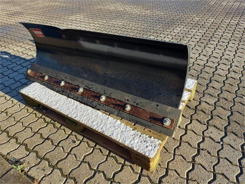 - - - Warn  - Sniego peilis - Žemės ūkio technika: foto 1 - - - Warn  - Sniego peilis - Žemės ūkio technika: foto 1