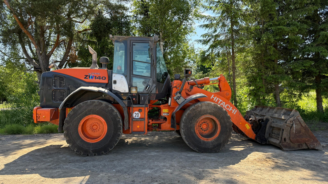 Hitachi ZW140 - Ratinis krautuvas: foto 5 Hitachi ZW140 - Ratinis krautuvas: foto 5