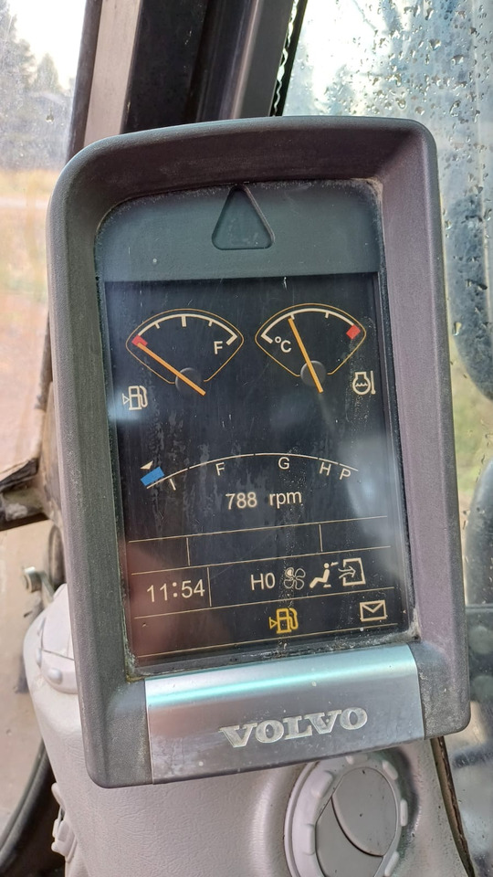 Vikšrinis ekskavatorius VOLVO EC180CL: foto 12