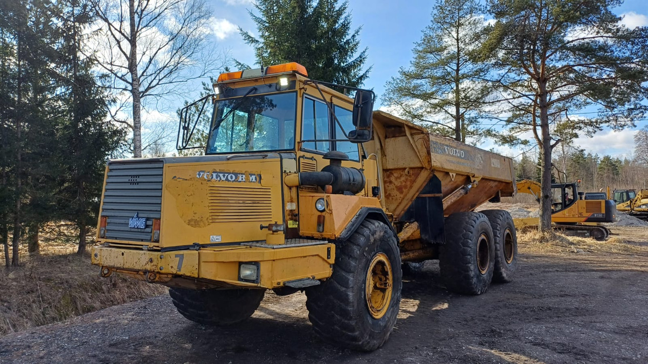 Volvo A25C 6X6 - Šarnyrinis savivartis: foto 1 Volvo A25C 6X6 - Šarnyrinis savivartis: foto 1