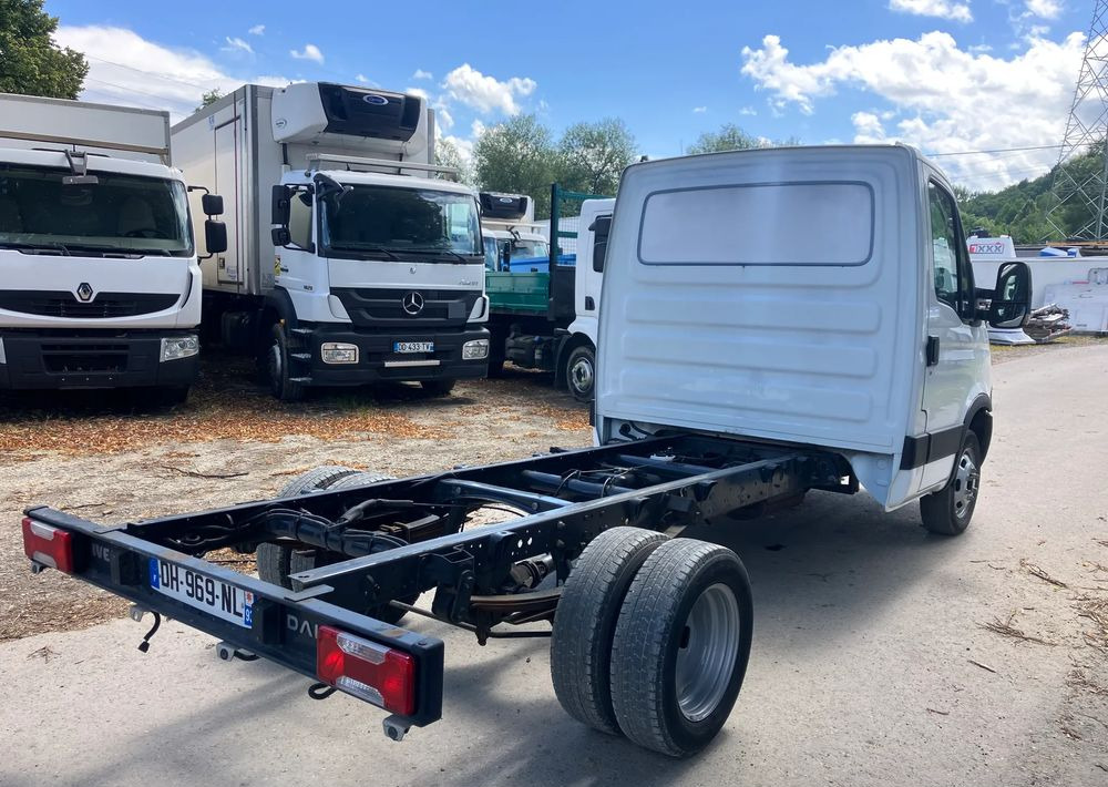 Iveco DAILY 35C13 ramo do zabudowy kiper wywrotka - Važiuoklės sunkvežimis: foto 3 Iveco DAILY 35C13 ramo do zabudowy kiper wywrotka - Važiuoklės sunkvežimis: foto 3