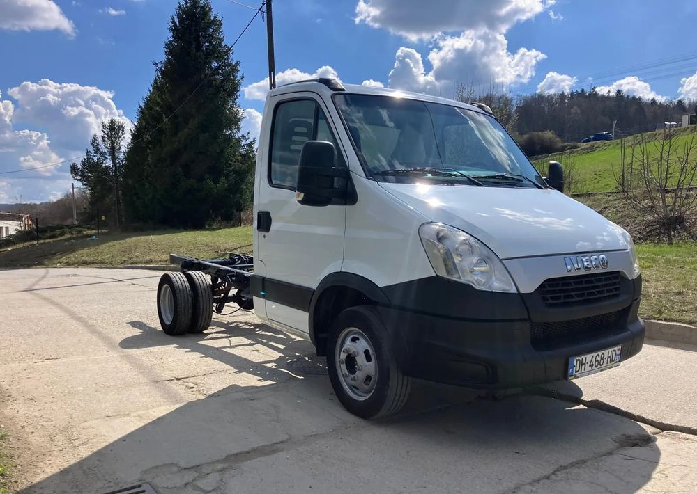 Iveco DAILY 35C13 ramo do zabudowy kiper wywrotka - Važiuoklės sunkvežimis: foto 1 Iveco DAILY 35C13 ramo do zabudowy kiper wywrotka - Važiuoklės sunkvežimis: foto 1
