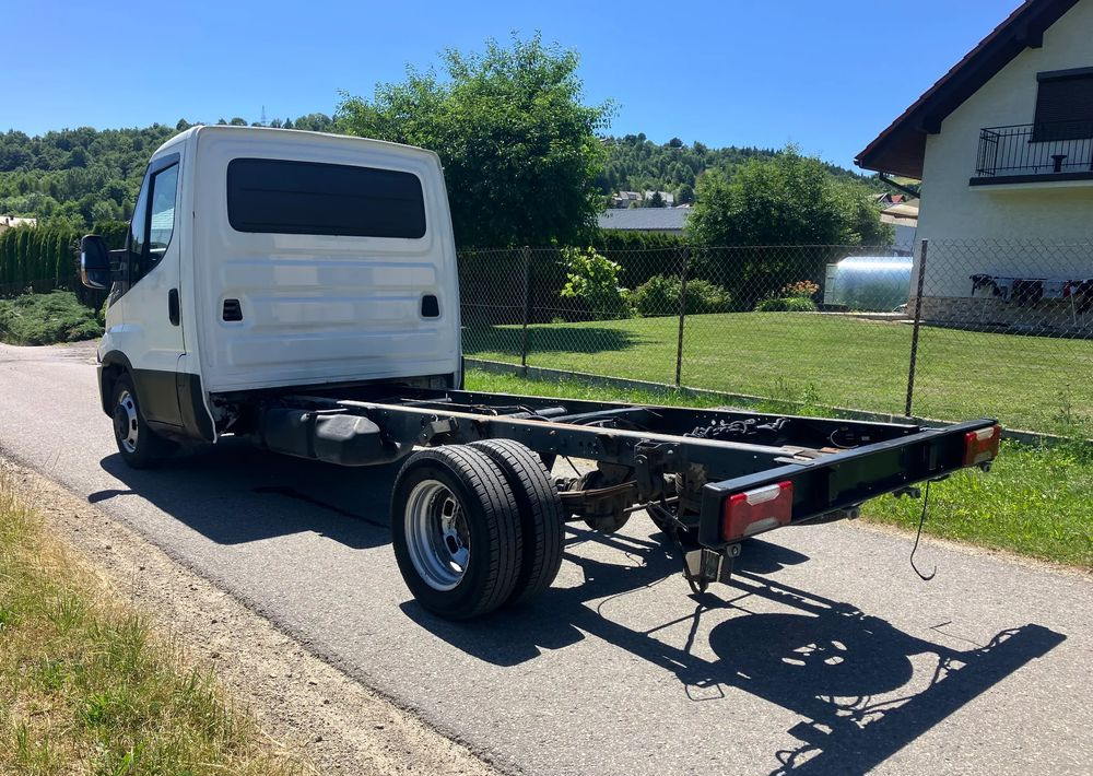 Iveco DAILY 35C13 ramo do zabudowy kiper wywrotka - Važiuoklės sunkvežimis: foto 4 Iveco DAILY 35C13 ramo do zabudowy kiper wywrotka - Važiuoklės sunkvežimis: foto 4