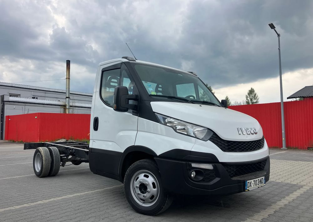 Iveco DAILY 35C13 ramo do zabudowy kiper wywrotka - Važiuoklės sunkvežimis: foto 2 Iveco DAILY 35C13 ramo do zabudowy kiper wywrotka - Važiuoklės sunkvežimis: foto 2