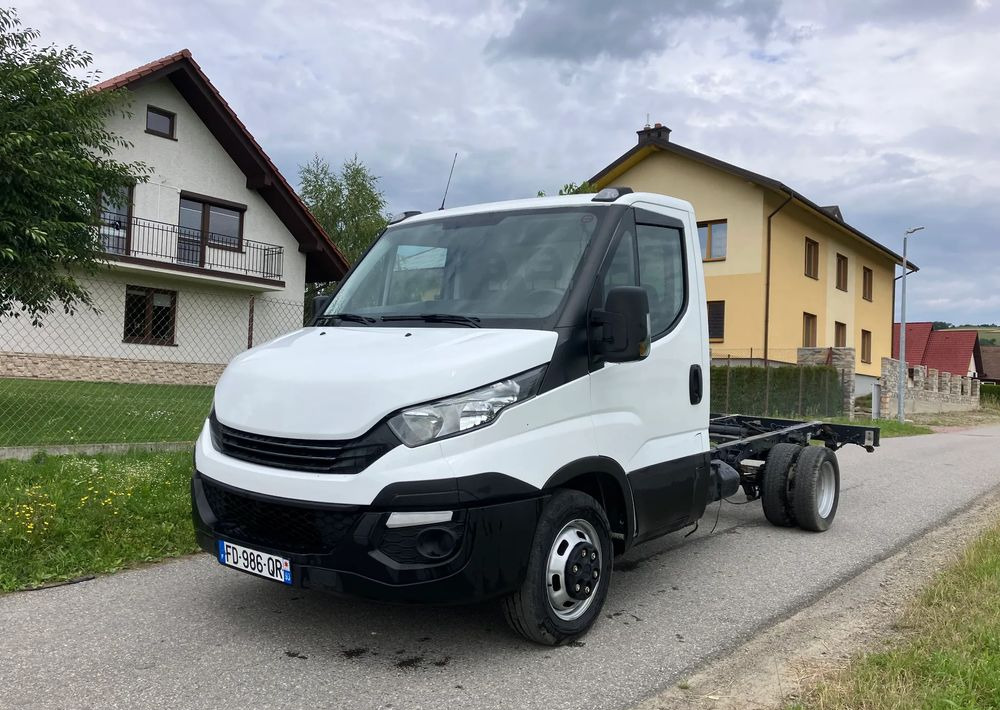 Iveco DAILY 35C14 ramo do zabudowy kiper wywrotka - Važiuoklės sunkvežimis: foto 1 Iveco DAILY 35C14 ramo do zabudowy kiper wywrotka - Važiuoklės sunkvežimis: foto 1