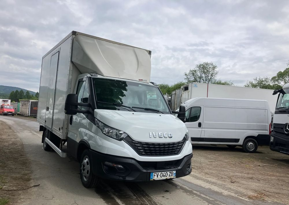 Iveco DAILY 35C16 kontener kurierka 3.0 silnik - Furgonas su krovinių dėže: foto 2 Iveco DAILY 35C16 kontener kurierka 3.0 silnik - Furgonas su krovinių dėže: foto 2