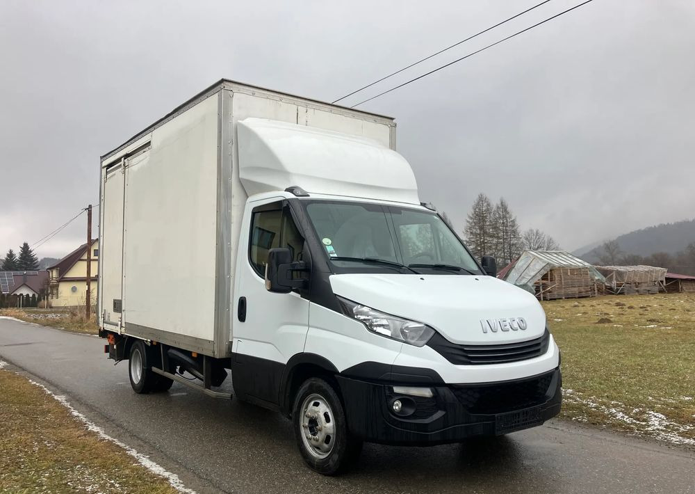 Iveco DAILY 35C16 kontener kurierka winda - Furgonas su krovinių dėže: foto 2 Iveco DAILY 35C16 kontener kurierka winda - Furgonas su krovinių dėže: foto 2