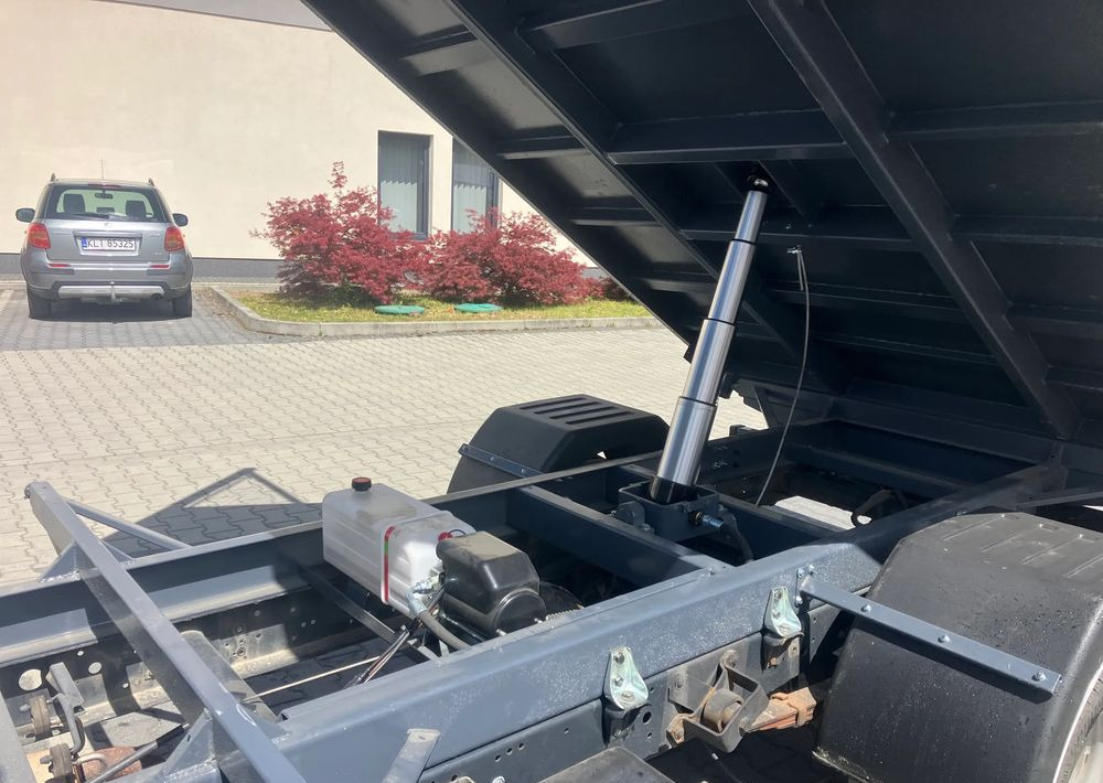 Iveco Iveco daily 35C13 wywrotka solidny kiper - Mažas savivartis: foto 2 Iveco Iveco daily 35C13 wywrotka solidny kiper - Mažas savivartis: foto 2