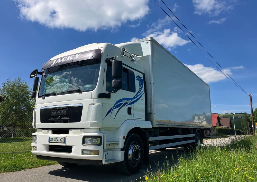 MAN MAN TGM 18.290 KURIERKA KONTENER 20 PALET SYPIALKA - Furgonas sunkvežimis: foto 1 MAN MAN TGM 18.290 KURIERKA KONTENER 20 PALET SYPIALKA - Furgonas sunkvežimis: foto 1