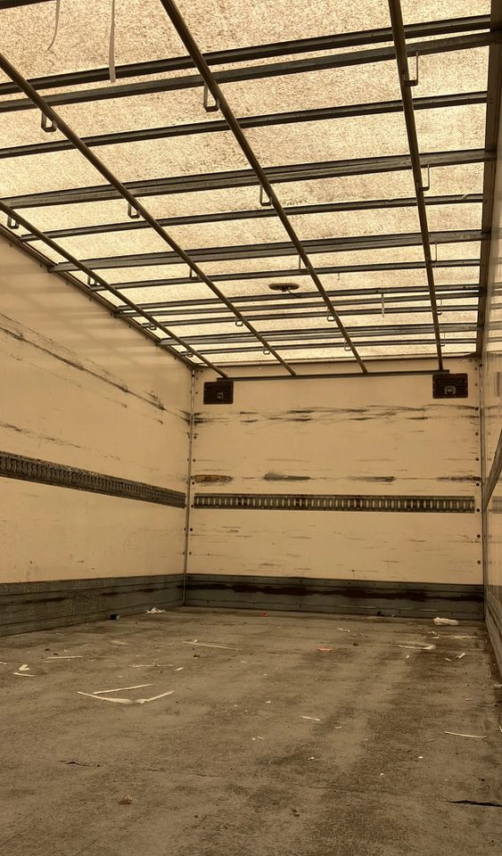 Mercedes-Benz Atego 1218 kurierka kontener - Furgonas sunkvežimis: foto 5 Mercedes-Benz Atego 1218 kurierka kontener - Furgonas sunkvežimis: foto 5