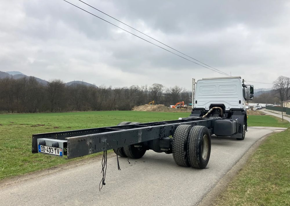 Mercedes-Benz Mercedes Axor 1829  Rama do zabudowy kiper beczka hakowiec laweta - Važiuoklės sunkvežimis: foto 4 Mercedes-Benz Mercedes Axor 1829  Rama do zabudowy kiper beczka hakowiec laweta - Važiuoklės sunkvežimis: foto 4