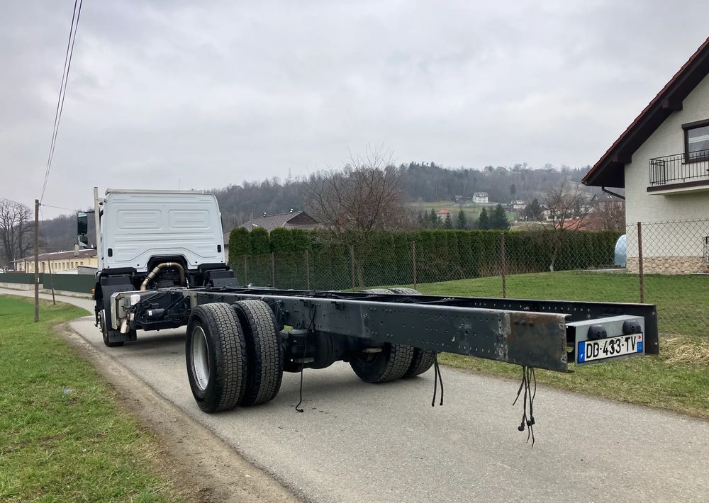 Mercedes-Benz Mercedes Axor 1829  Rama do zabudowy kiper beczka hakowiec laweta - Važiuoklės sunkvežimis: foto 3 Mercedes-Benz Mercedes Axor 1829  Rama do zabudowy kiper beczka hakowiec laweta - Važiuoklės sunkvežimis: foto 3