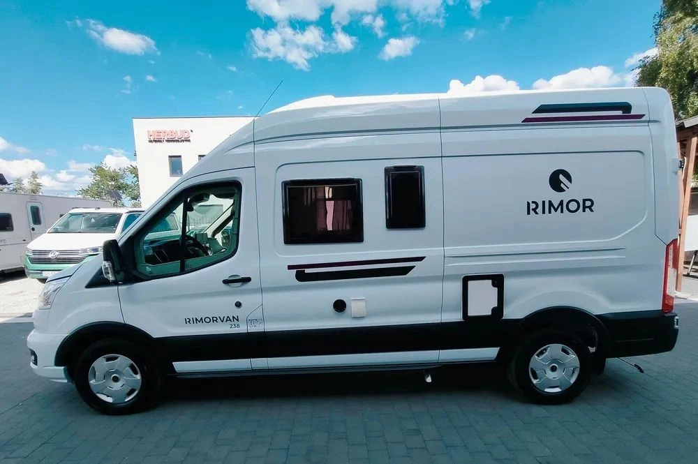 FORD Rimor NEW Ford Van 238 Truma Diesel Roller Shutters Remis AUTOMAT - Kemperis: foto 3 FORD Rimor NEW Ford Van 238 Truma Diesel Roller Shutters Remis AUTOMAT - Kemperis: foto 3