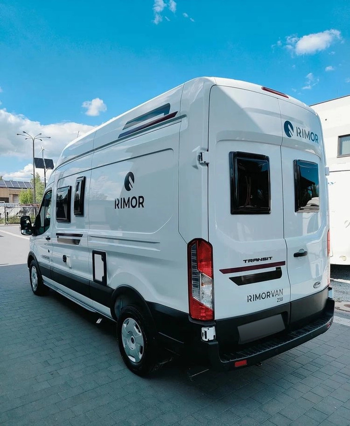 FORD Rimor NEW Ford Van 238 Truma Diesel Roller Shutters Remis AUTOMAT - Kemperis: foto 4 FORD Rimor NEW Ford Van 238 Truma Diesel Roller Shutters Remis AUTOMAT - Kemperis: foto 4